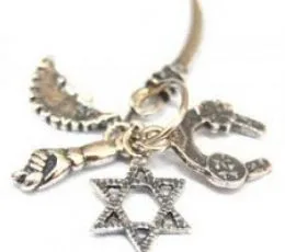 Colgante cinco amuletos