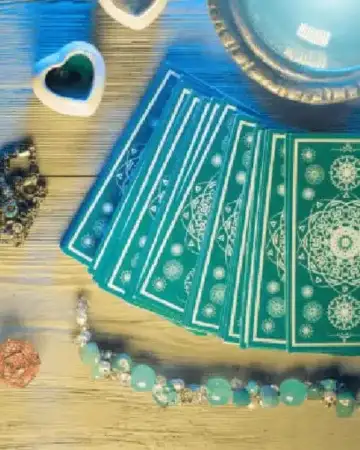 Barajas de tarot y cartas oráculo