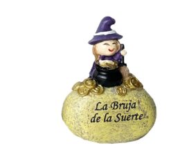 bruja de la suerte sobre piedra